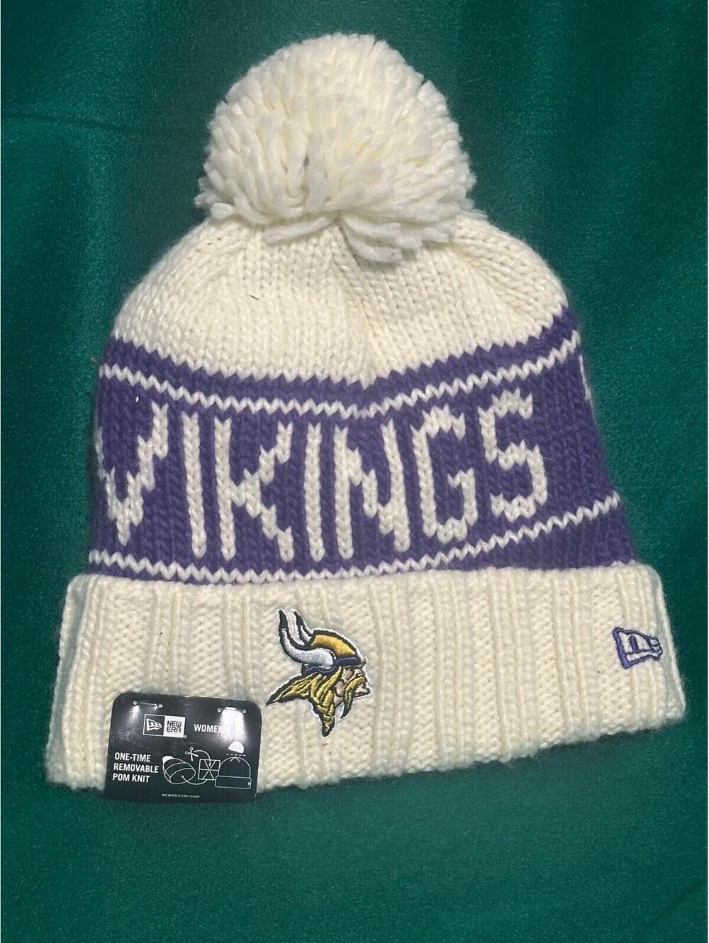 New Era Minnesota Vikings Purple & White Pom Fleece Lined Knit Beanie MSRP $34